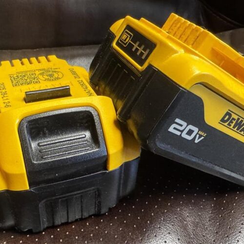 LOT-CW102 [DeWalt Batteries]